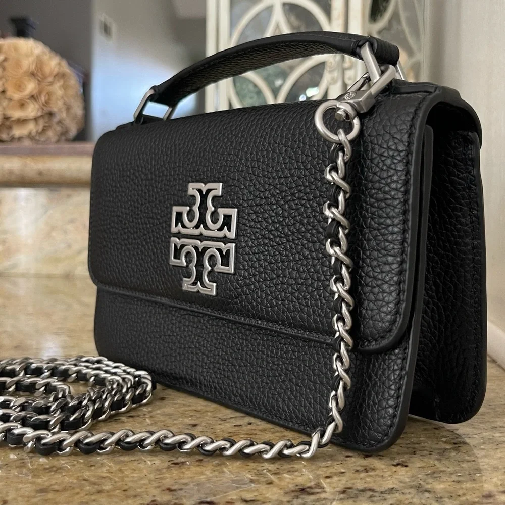 Tory Burch reposhing this